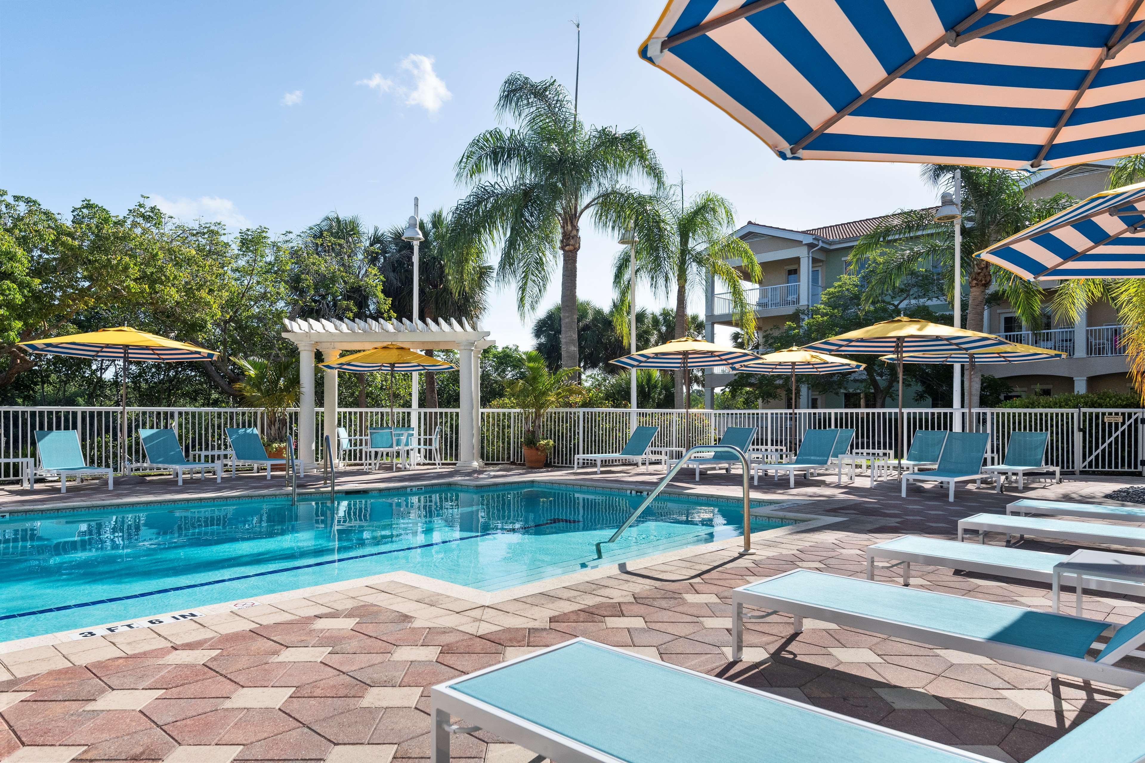 Doubletree Suites By Hilton Naples Naples Park Exterior photo