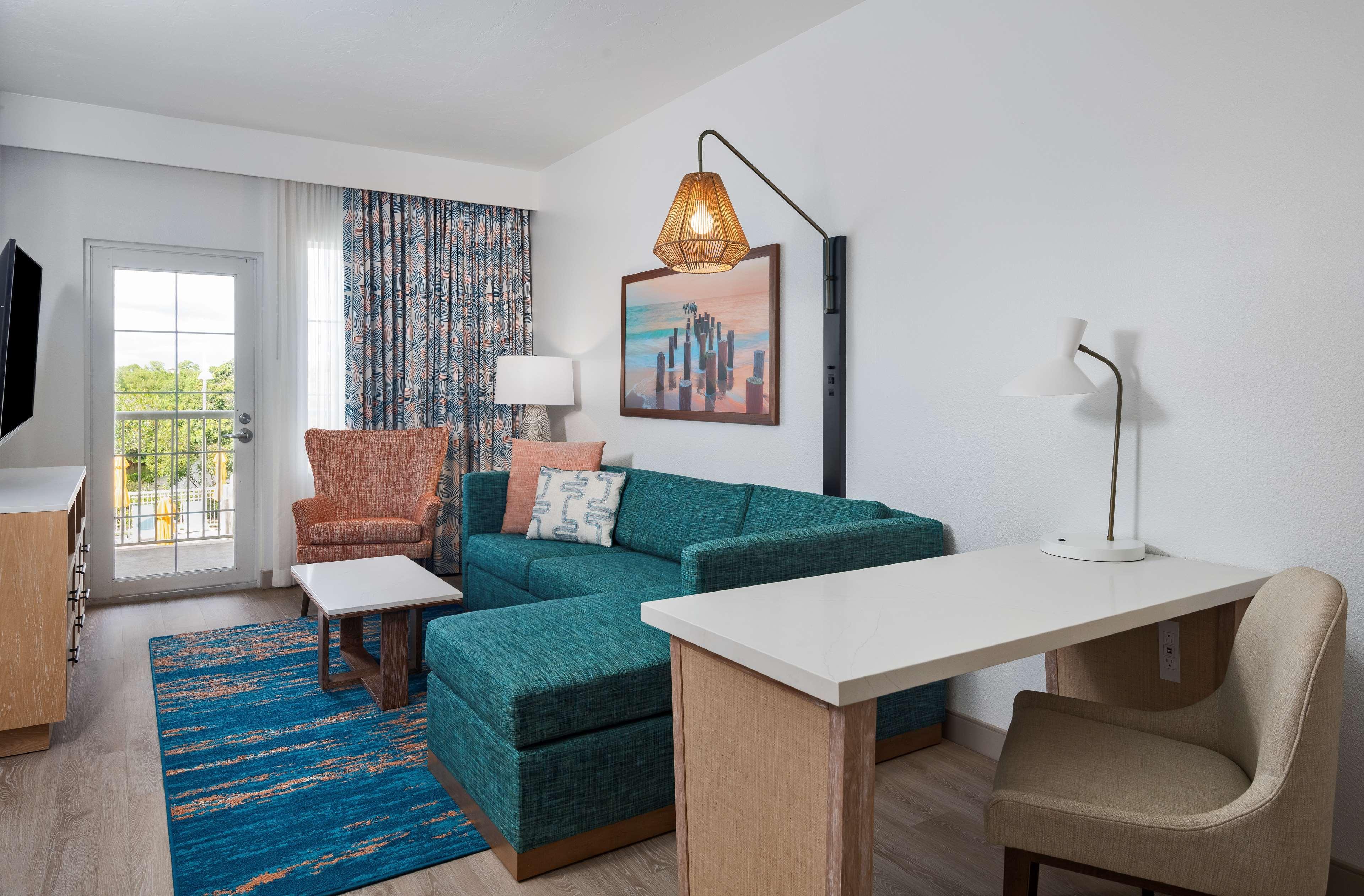 Doubletree Suites By Hilton Naples Naples Park Exterior photo