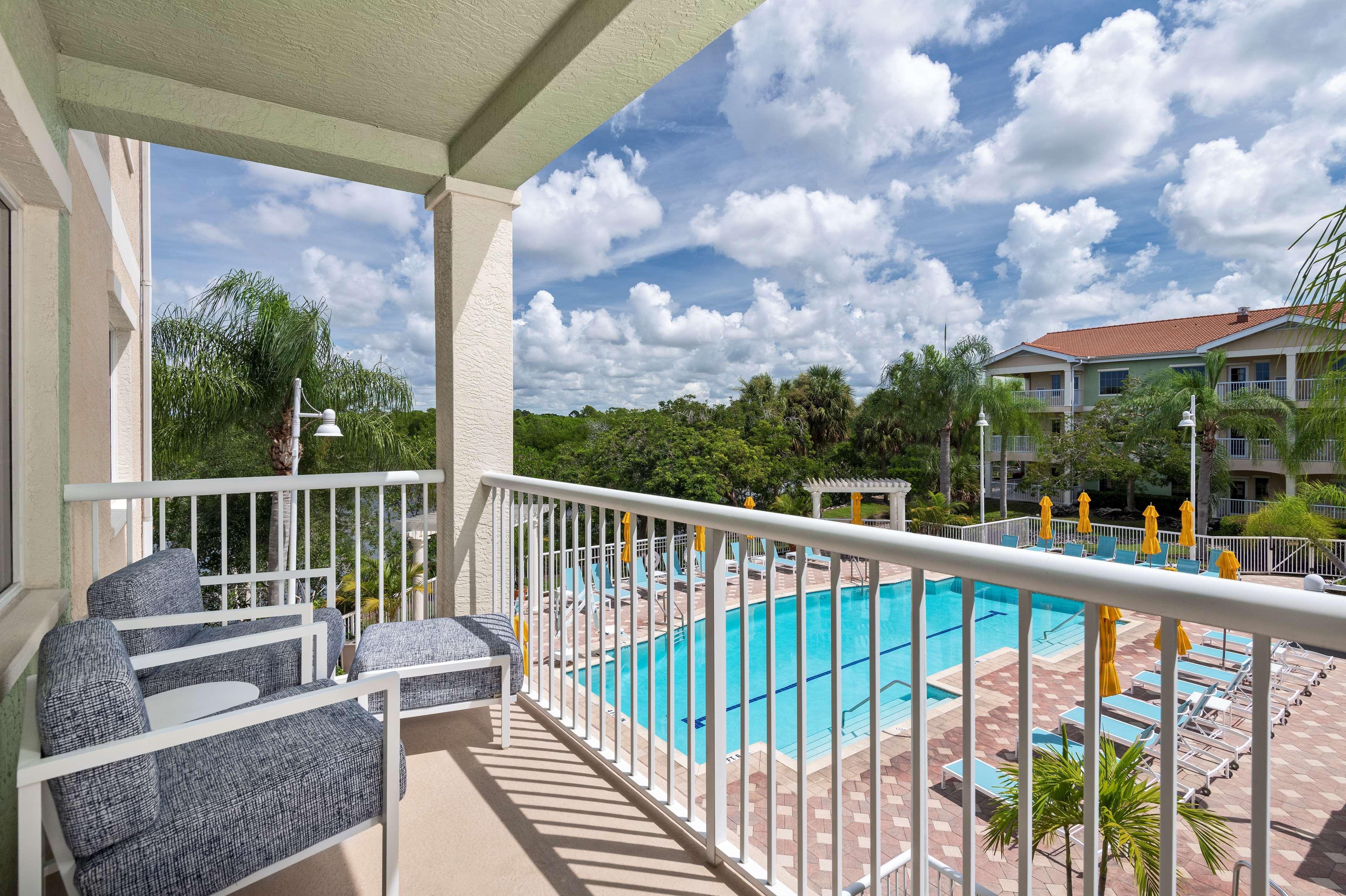 Doubletree Suites By Hilton Naples Naples Park Exterior photo