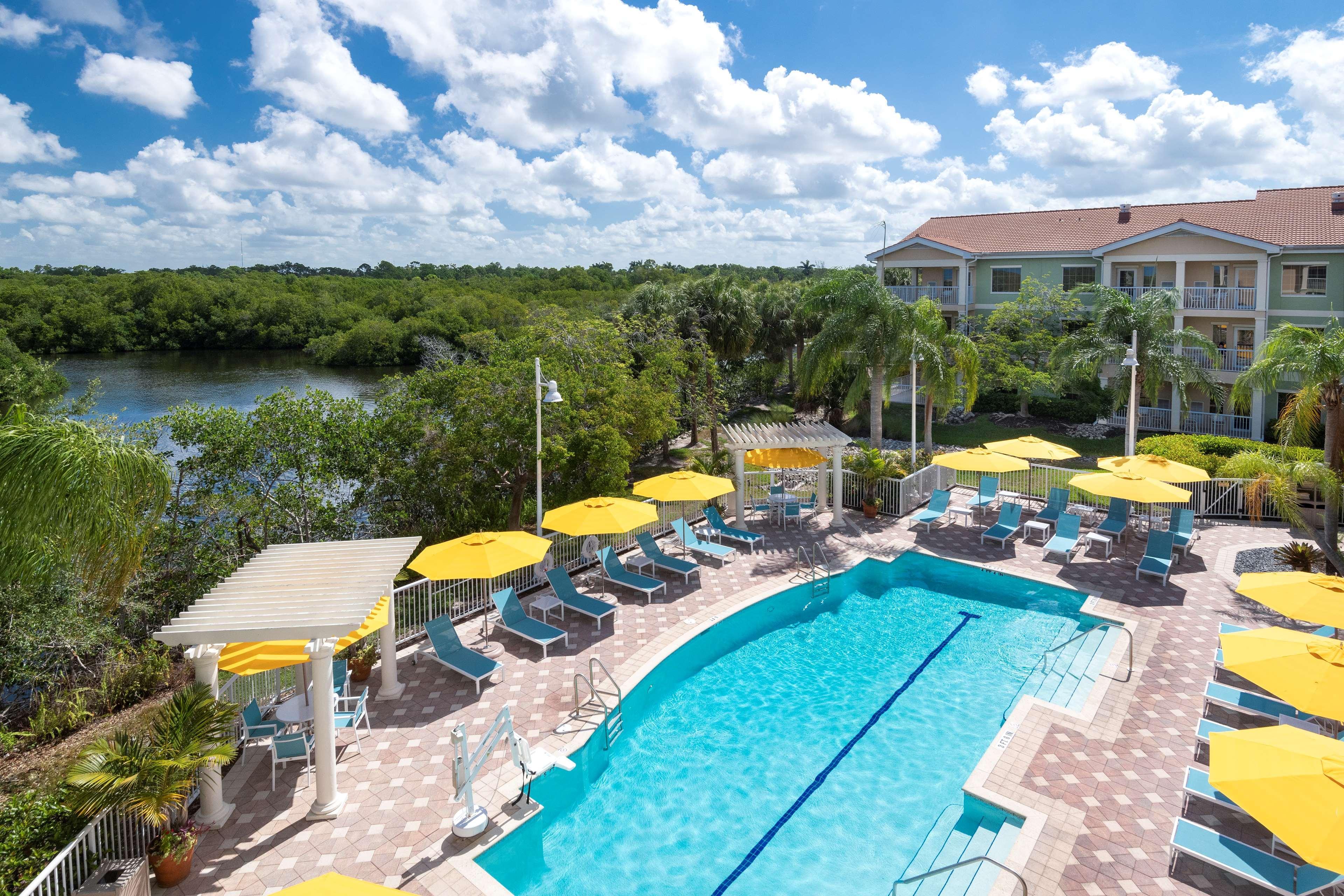 Doubletree Suites By Hilton Naples Naples Park Exterior photo