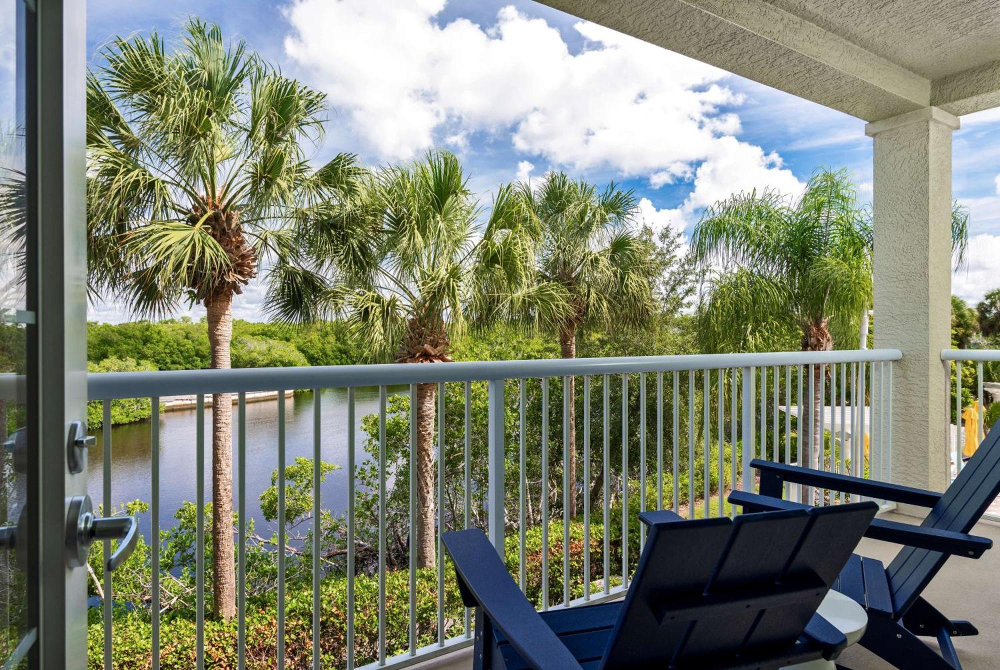 Doubletree Suites By Hilton Naples Naples Park Exterior photo