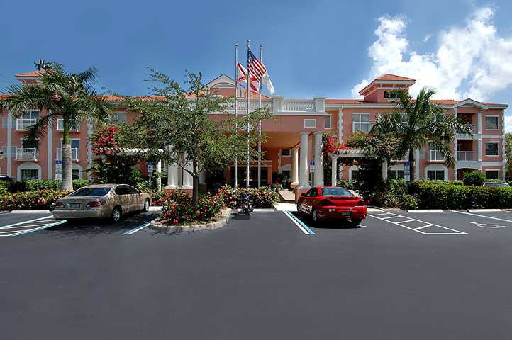 Doubletree Suites By Hilton Naples Naples Park Exterior photo
